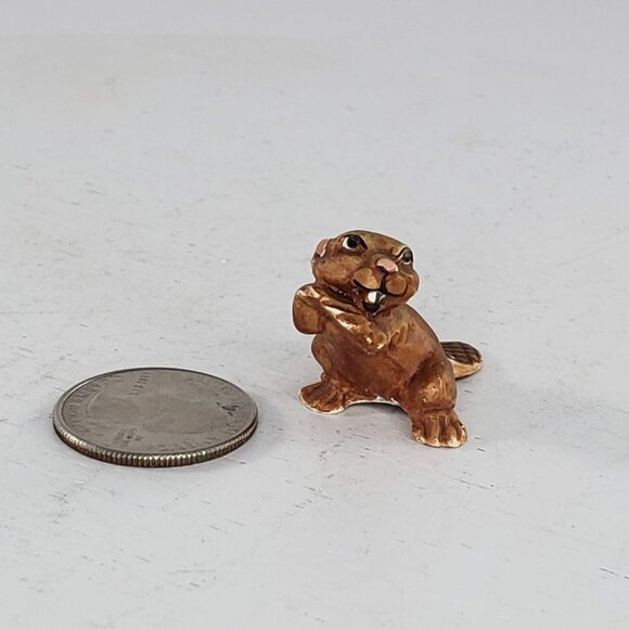 Vintage Hagen Renaker Aurasperse Beaver Miniature Figurine Paws Up - Picture 2 of 6